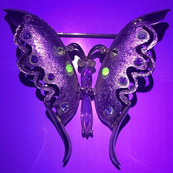 Pell Uranium Glass Butterfly Brooch Vintage Signed Gold-Tone Pink Body - Picture 3 of 12